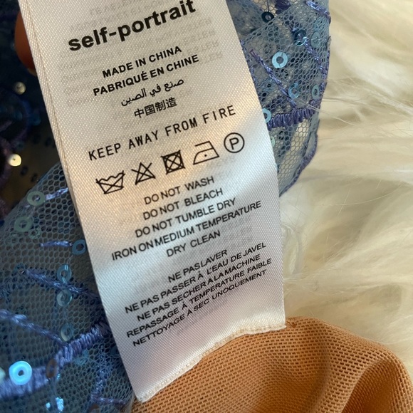 Self portrait Lace Pattern Knee-Length Dress
Size: - Picture 13 of 15